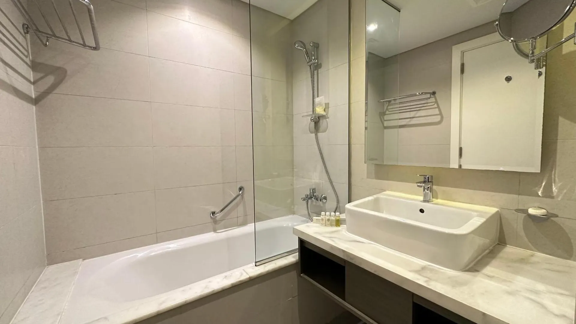 Business Bay Modern Studio With A Canal View At Damac Maison Prive 1616 Dubai 0*,  United Arab Emirates