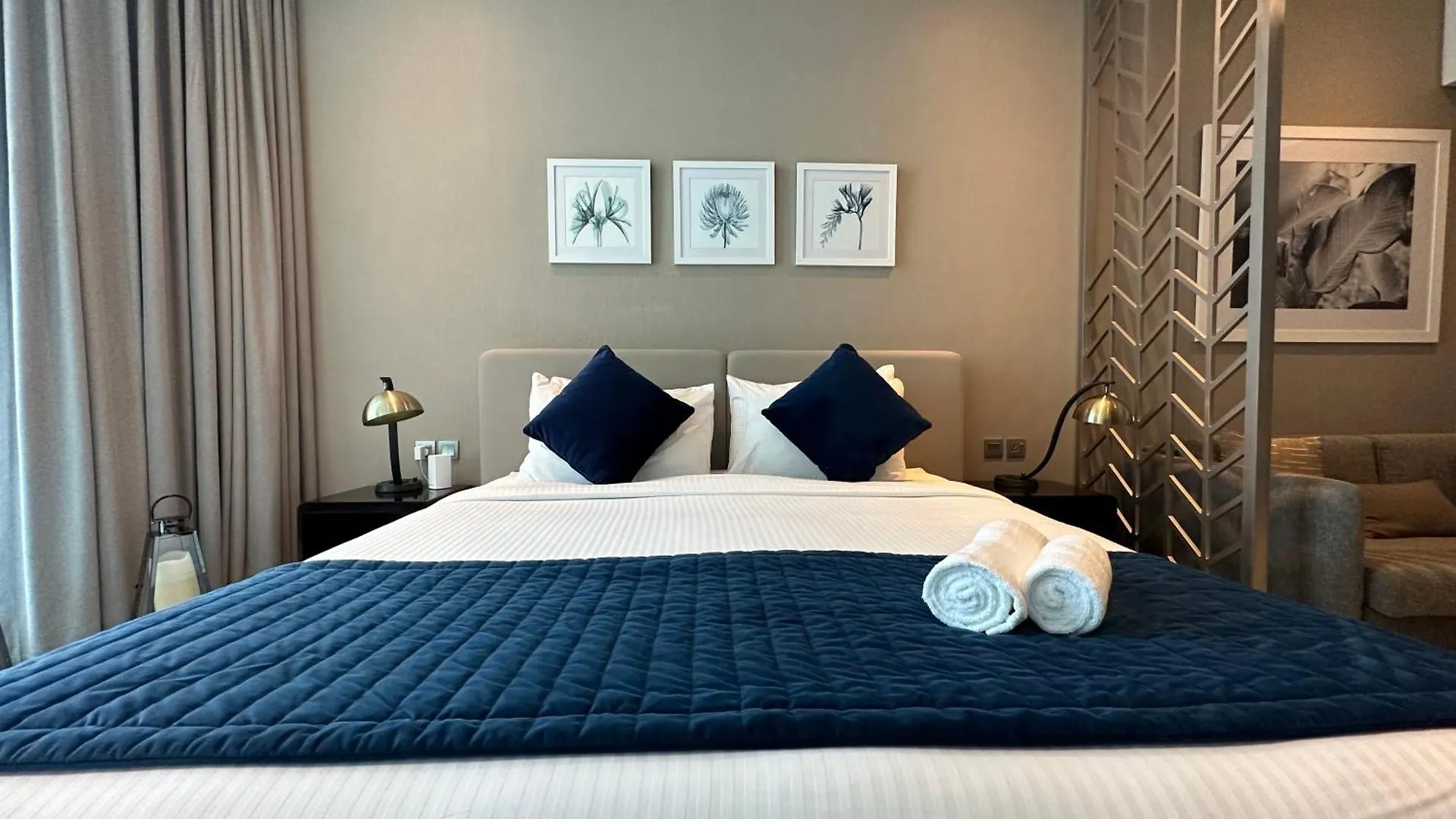 Business Bay Modern Studio With A Canal View At Damac Maison Prive 1616 Dubai Apartment