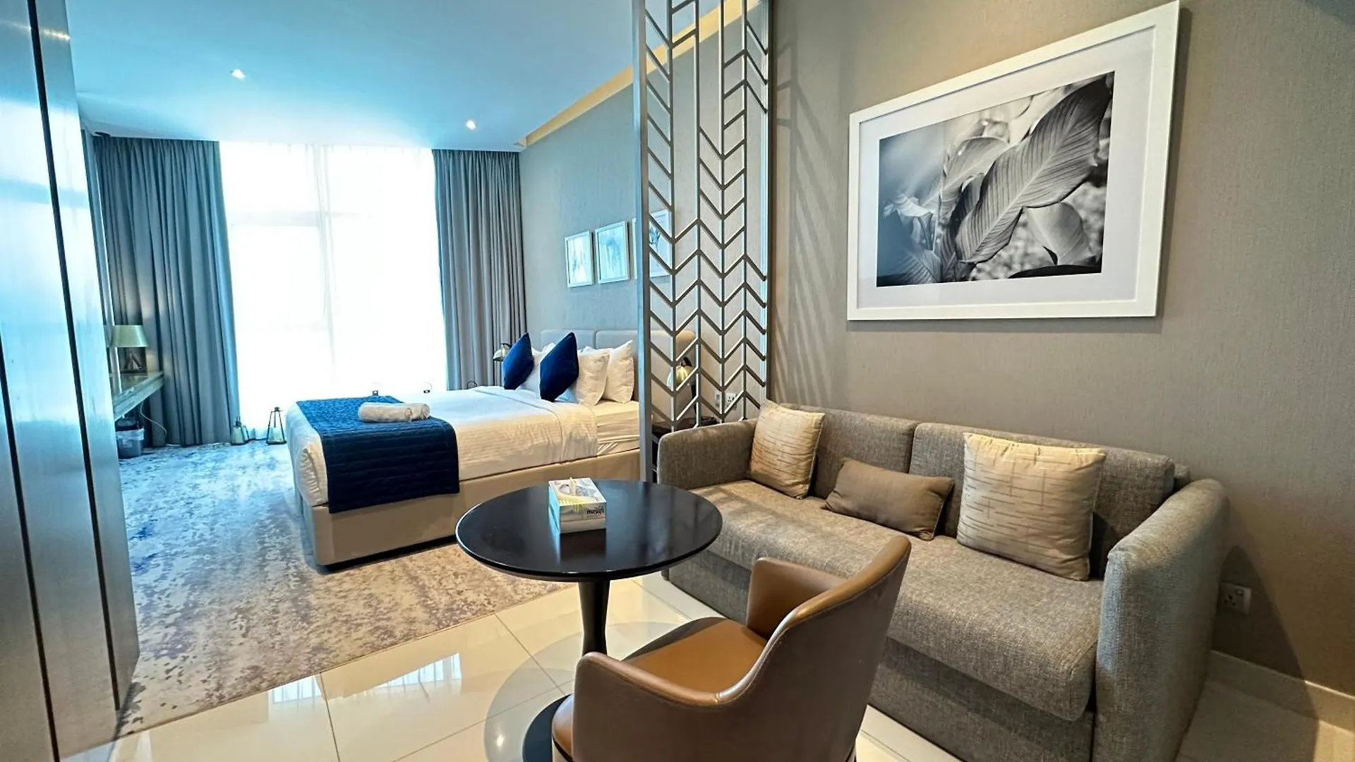 Business Bay Modern Studio With A Canal View At Damac Maison Prive 1616 Dubai United Arab Emirates